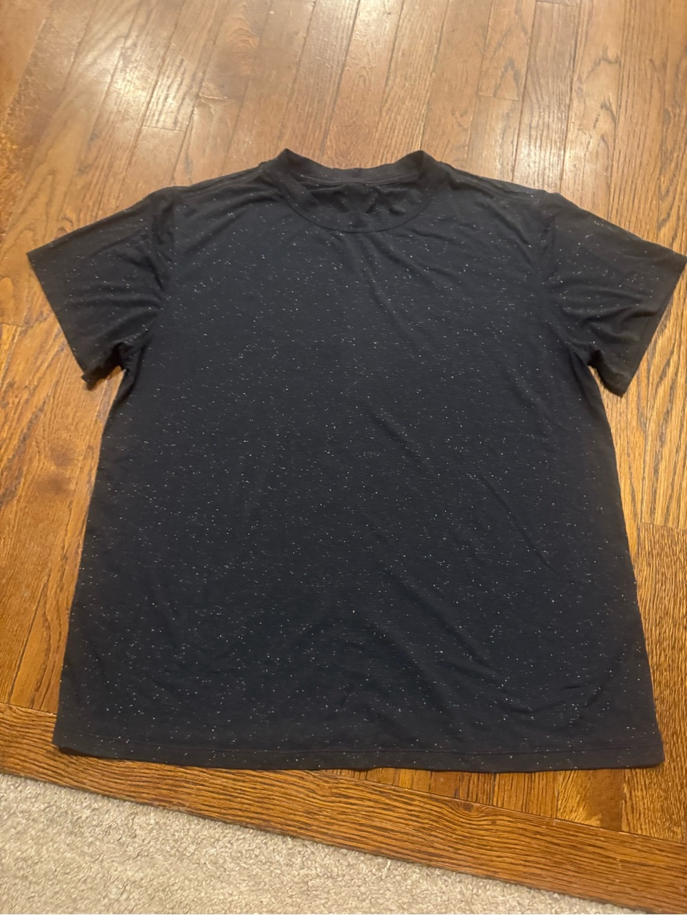Lululemon women’s size 10 Black Speckled Favorite Tee